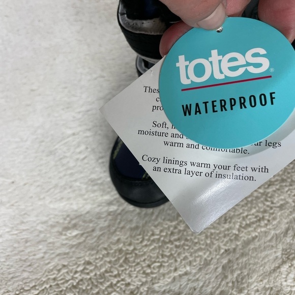 Totes snow boots size 10 - Picture 2 of 3